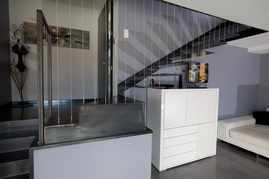 escalier suspendu par câble